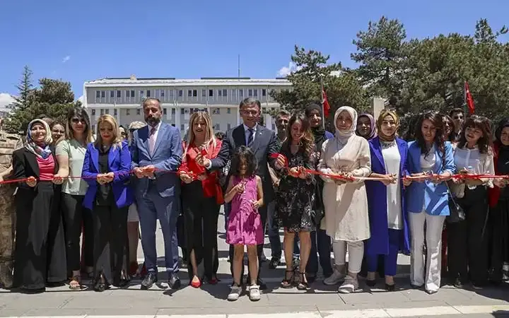 65-kadin-resim-sergisi-1