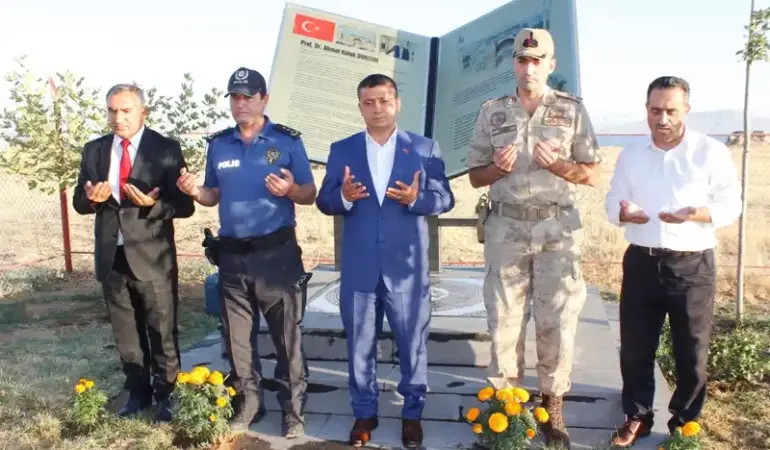 a-haluk-dursun-aniti