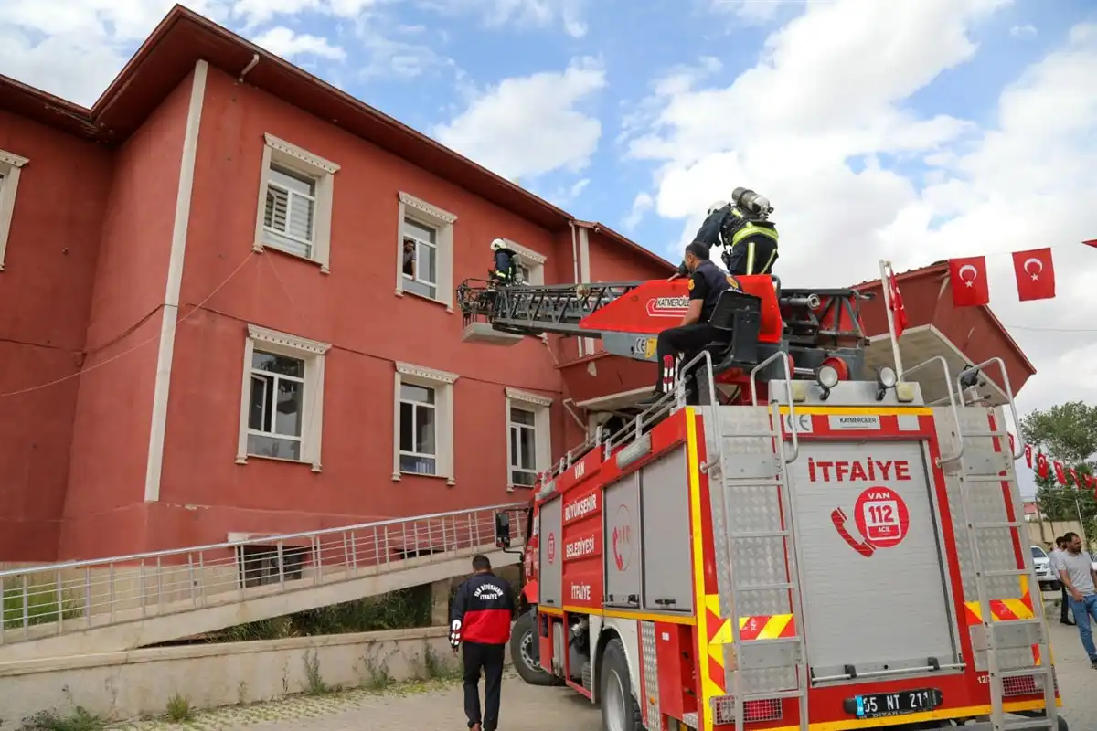 Başkale'de Yangın Tatbikatı