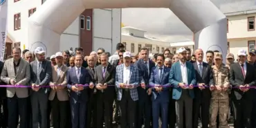 akdamar-adasi-badem-cicegi-festivali