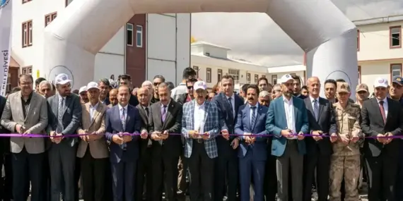 Akdamar Adası Badem Çiçeği Festivali