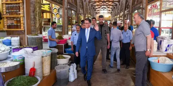Vali Balcı’dan Peynirciler Çarşısı Ziyareti