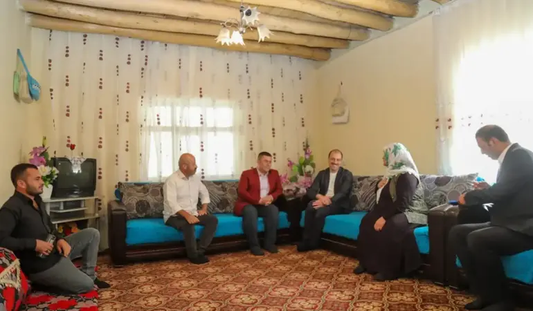 baskale-celik-sehit-aileleri-ziyaret