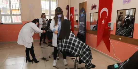İpekyolu Kırsalda Ücretsiz Saç ve Cilt Bakımı