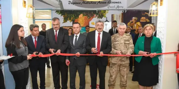 Van Türk Telekom Fen Lisesi’ne Modern Kütüphane