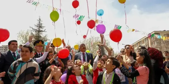 Van’da 23 Nisan Coşkusu