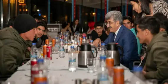 Van Valisi Bilmez’den anlamlı iftar