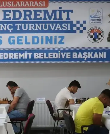 van-da-duzenlenen-uluslararasi-satranc-turnuvasi