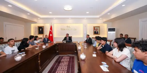 Van’da dereceye giren öğrencilere başarı belgesi