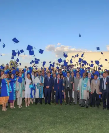 van-yyu-mezuniyet-coskusu-3