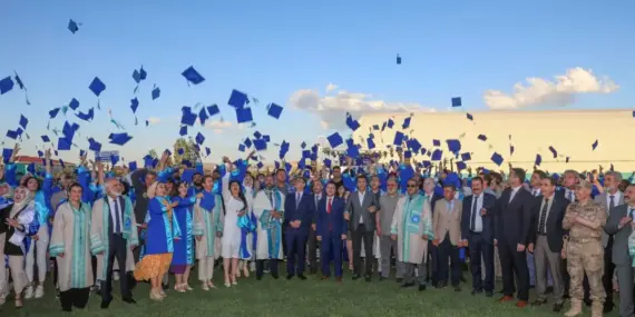 Van YYÜ Mezuniyet Coşkusu
