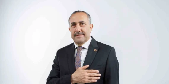 Abdulahat Arvas Kimdir ?