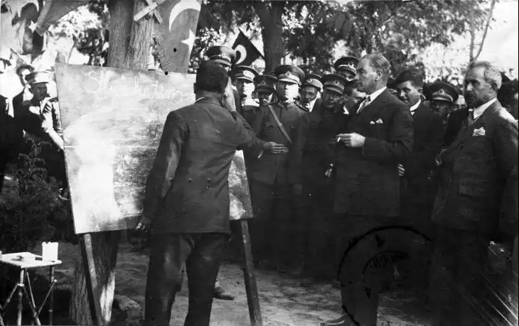 Başöğretmen Mustafa Kemal Atatürk