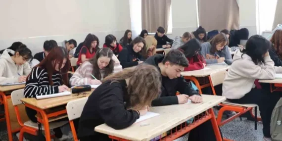 Bursa-Van arası mektup kardeşliği 3.yılında