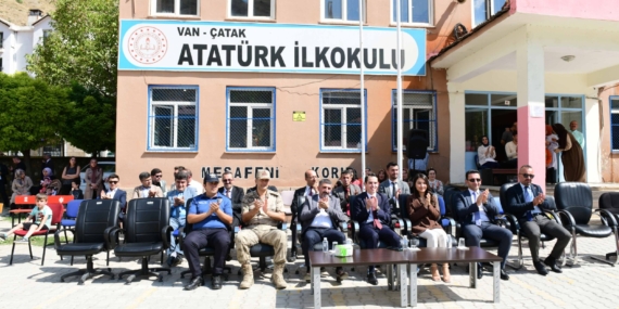 Erciş’te İlköğretim Haftası Kutlaması