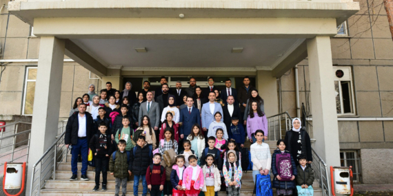 Çatak’ta okuma yarışmasında dereceye girenlere ödül