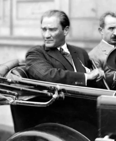 ulu-onder-mustafa-kemal-ataturk
