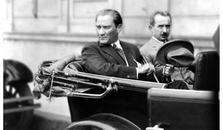 ulu-onder-mustafa-kemal-ataturk