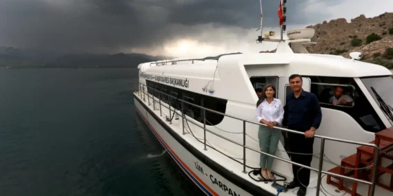 Van’da Deniz Otobüsleri seferlerine başladı