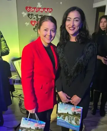 yanan-mesaledir-ogretmen