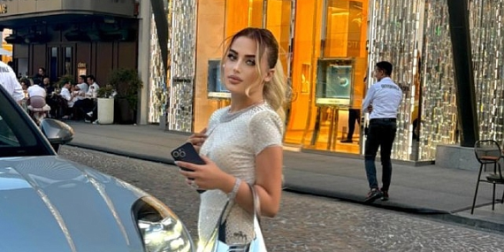 Melisa Özmen’den Yeni Yaşına Renkli Kutlama