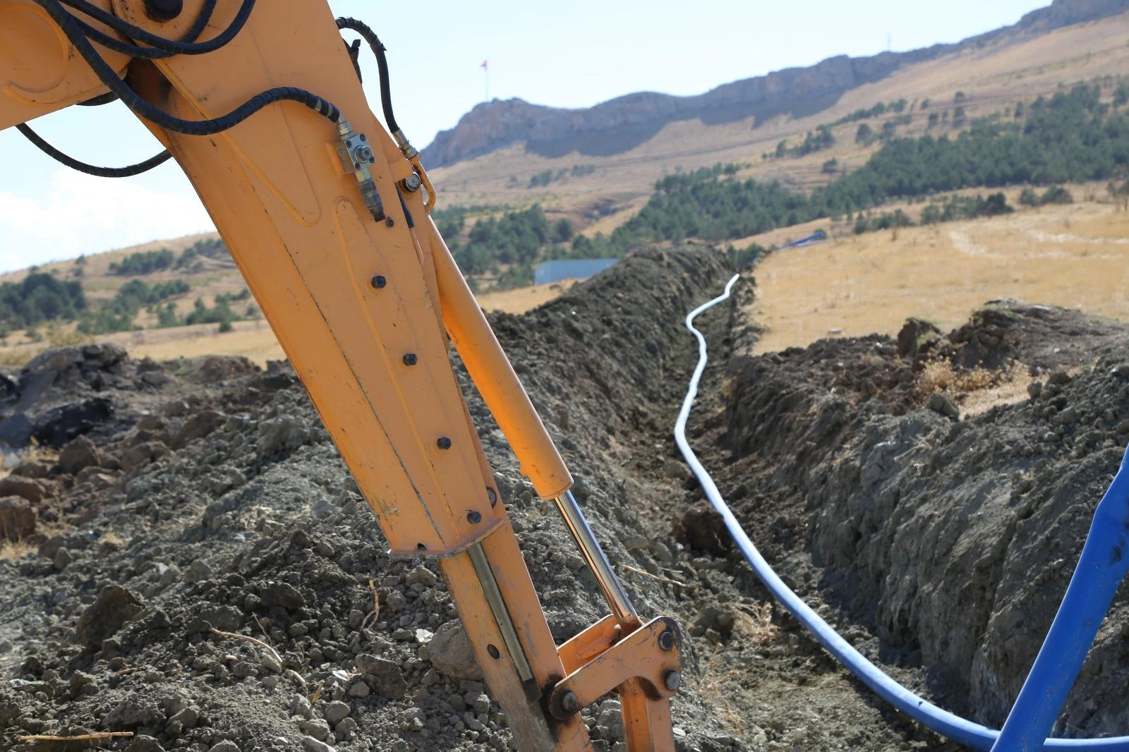 VASKİ 6 bin 300 metre yeni içme suyu hattı çekti