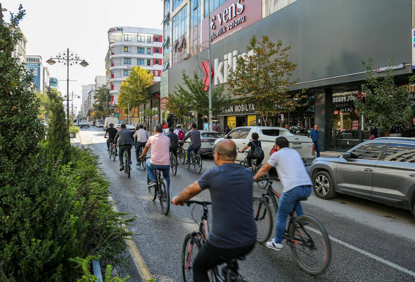 Eşbaşkanlar yaşanabilir bir Van için pedal çevirdi