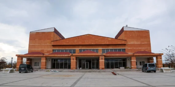 Van’da AKOM binasını hızla tamamlıyor