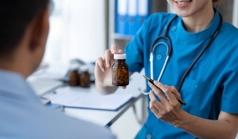 doctor-and-patient-sitting-and-talking-at-medical-2023-11-27-05-12-21-utc-1024x683-1