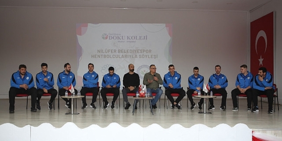 Nilüferli hentbolcular öğrencilerle buluştu