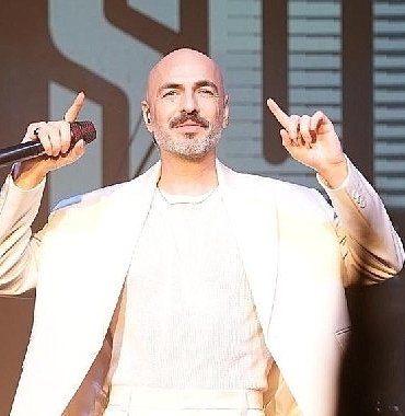 soner-sarikabadayidan-sold-out-serisi-devam-ediyor