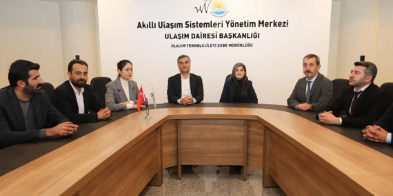 Eşbaşkanlar Akıllı Ulaşım Sistemleri Yönetim Merkezi’ni gezdi