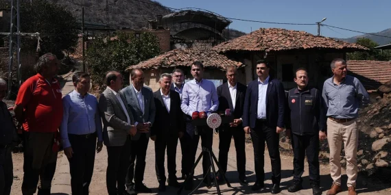 Bakan Kurum yangın bölgesinde