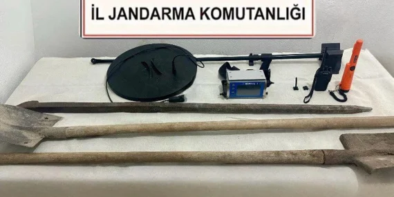 Kars’ta kaçak kazı yapan 4 kişi serbest bırakıldı