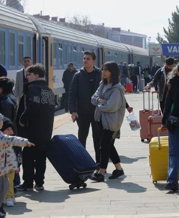 van-tahran-treni-ilk-sefer