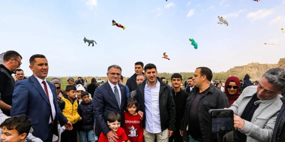 Van’da 3’üncü Uçurtma Şenliği düzenlendi
