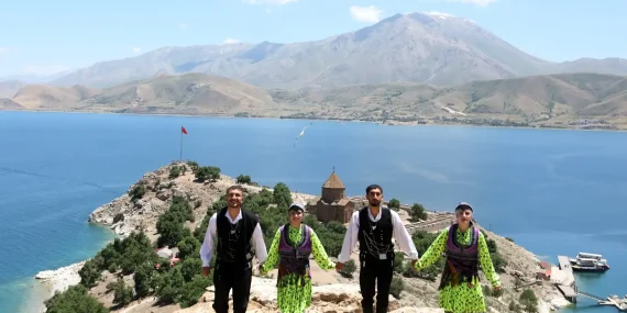 Van Büyükşehir Belediyesi Adım Adım Anadolu projesi