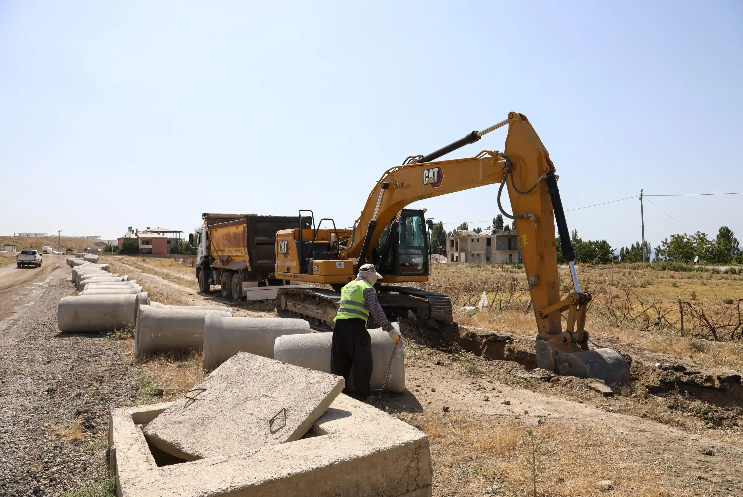 Van'da Elmalık Yolu'nda çalışmalar devam ediyor