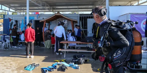 Van Gölü’ne çocuklara ücretsiz dalış fırsatı