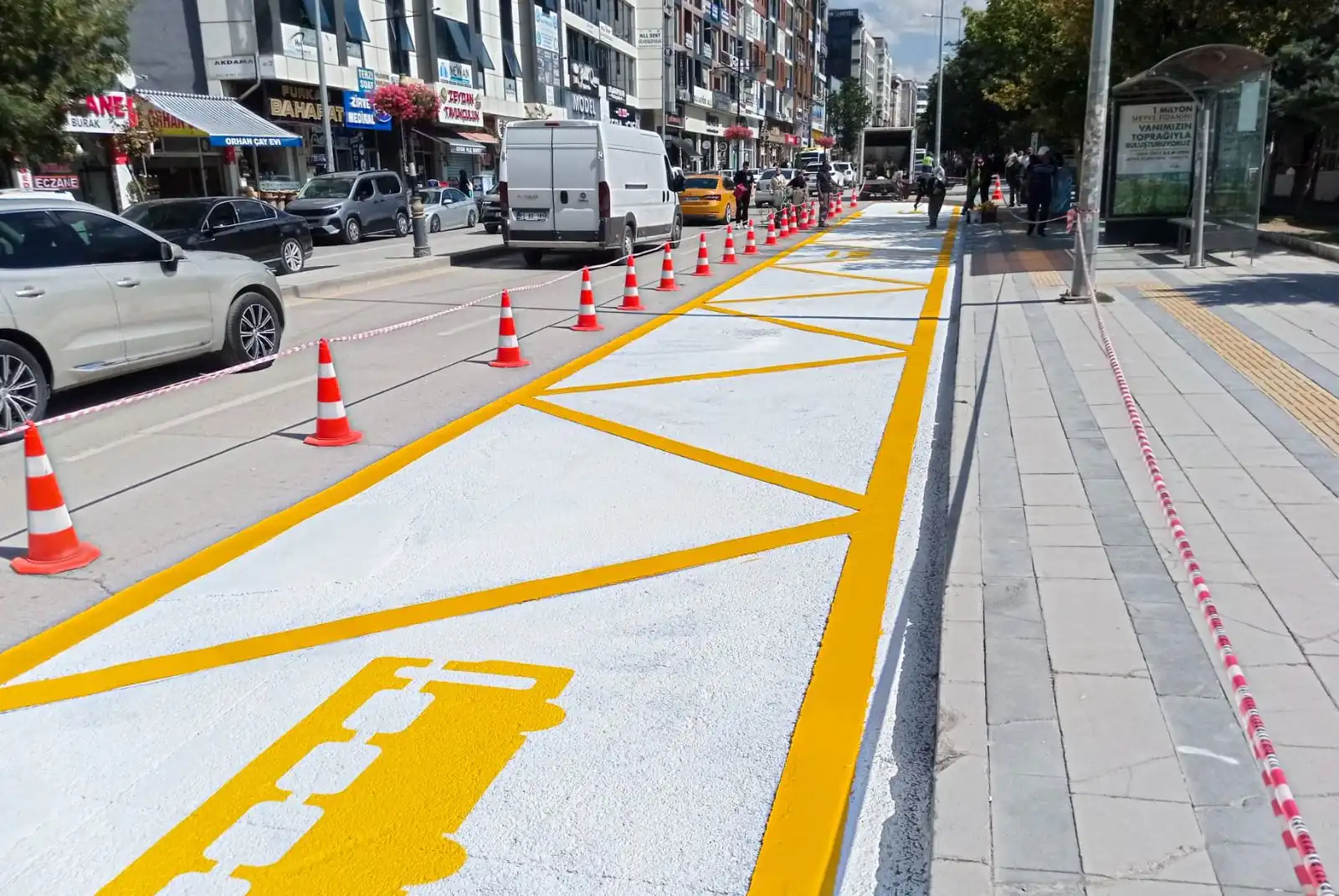 Van'da otobüs duraklarına yenileme çalışması