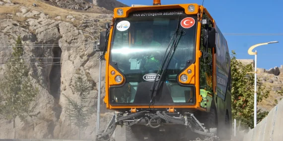 Van’da kapsamlı temizlik çalışmaları hız kazandı