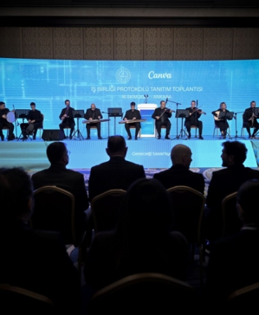 16150722-oyretmenler-ve-oyrencyler-ycyn-eyytymde-yeny-dyjytal-tasarim-donemy-2-1760617679-667-x750