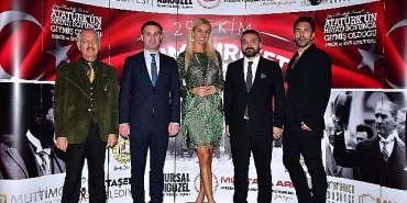 tugba-ozay-atamizin-kiyafetleri-sergisini-acti