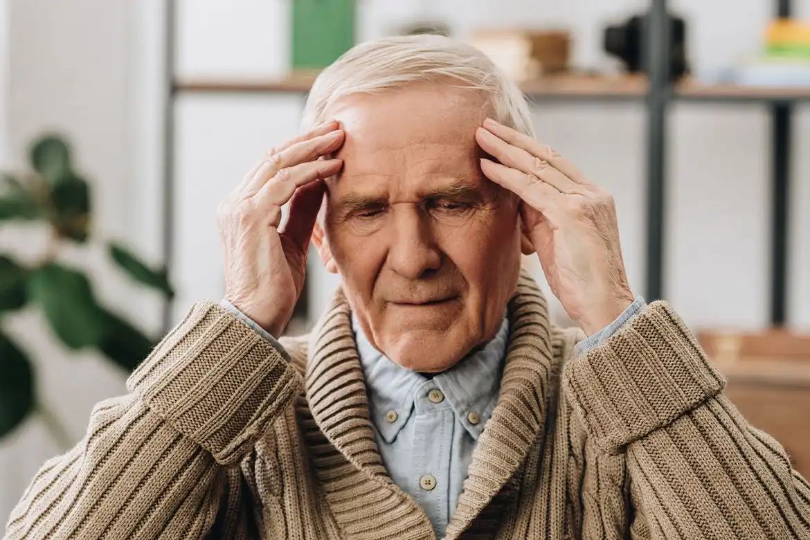 Alzheimer Nedir? Belirtileri, Nedenleri, Evreleri ve Tedavi Yöntemleri