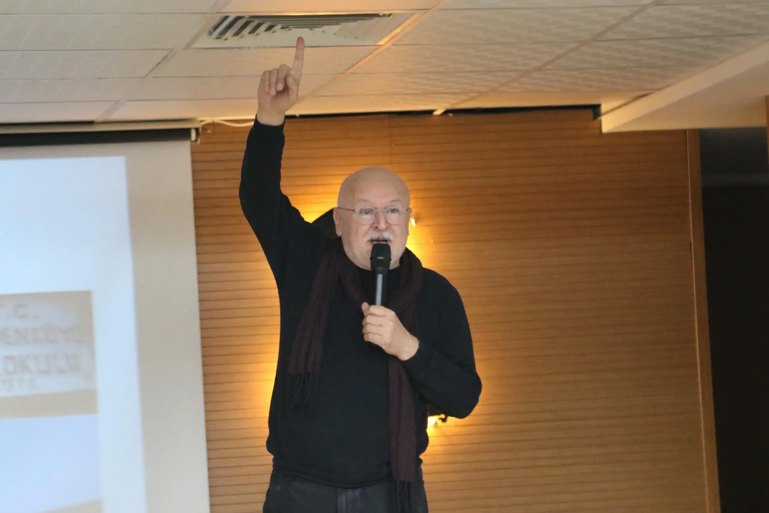 Yazar Ahmet Sınav Vanlı Öğrencilerle Bir Araya Geldi