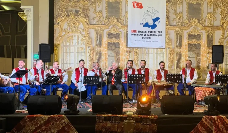Van Gecesi İzmir’de Yoğun Katılımla Düzenlendi