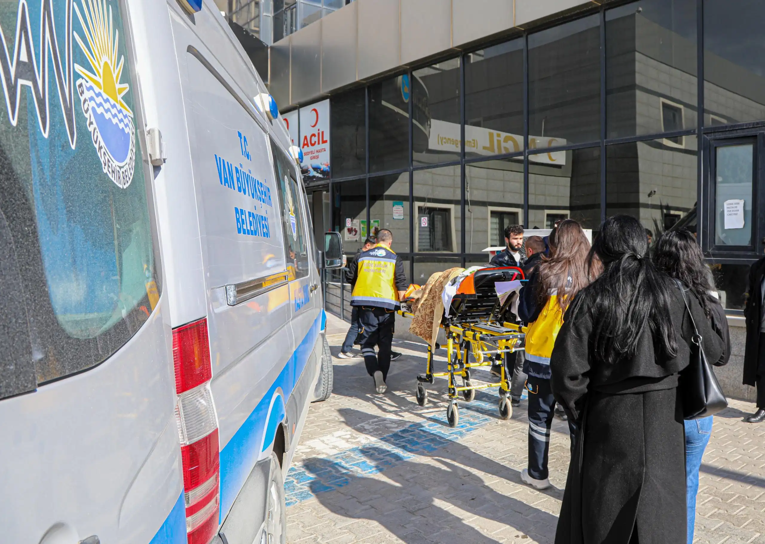 Van Büyükşehir Belediyesi Ücretsiz Hasta Nakil Hizmetini Sürdürüyor