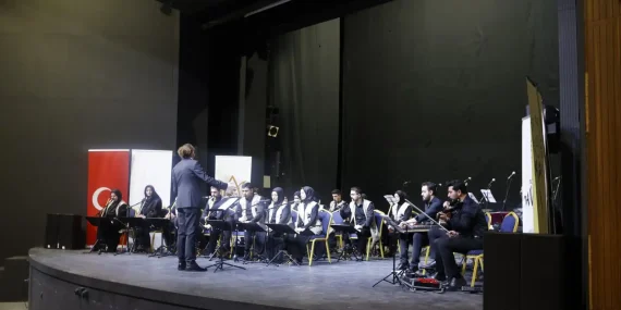 Van’da Tasavvuf Müziği Konserine Yoğun İlgi